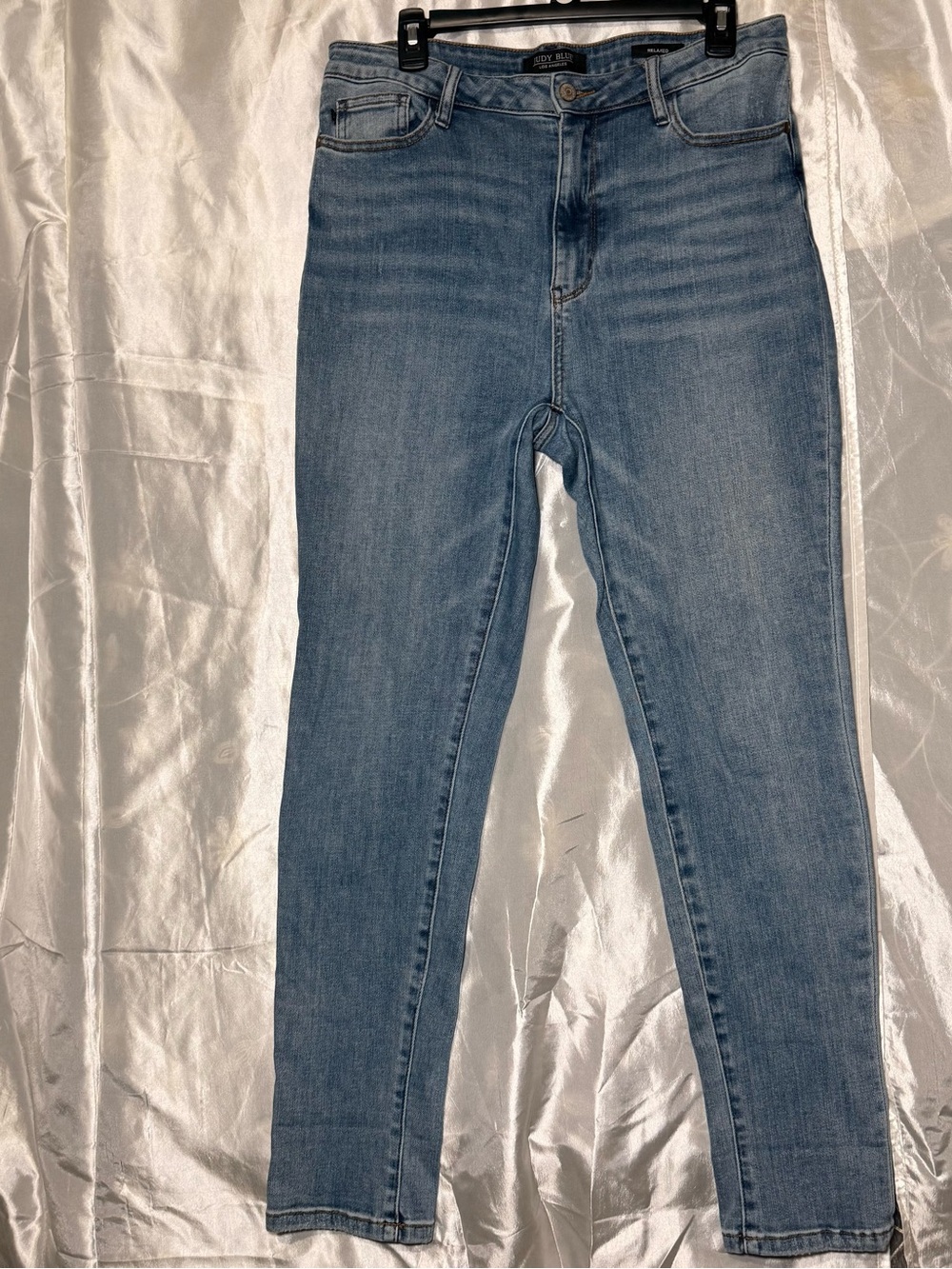Judy Blue Boyfriend Relaxed Fit Medium Wash Raw Hem Jeans 13/31
